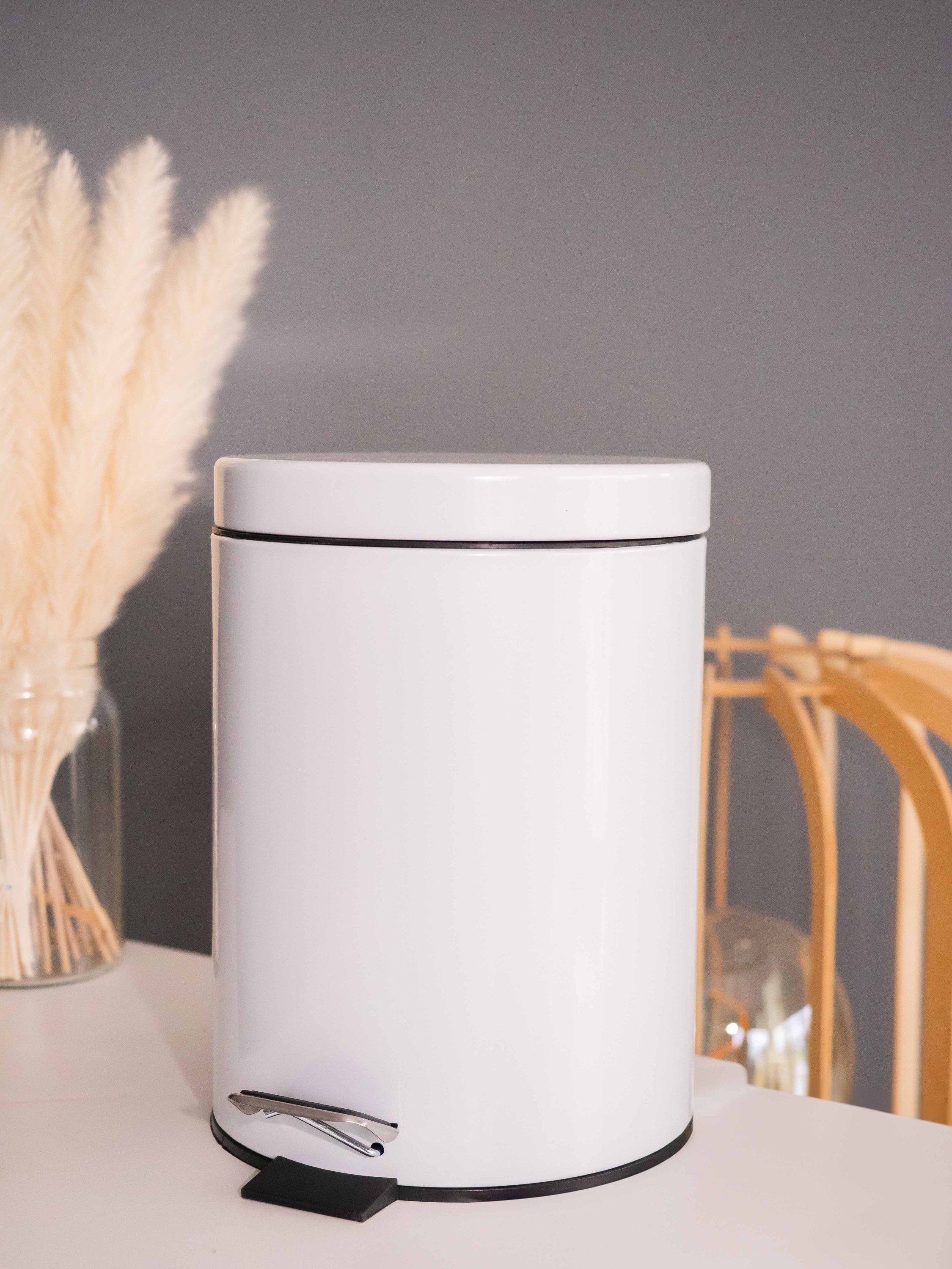 Poubelle métal laqué blanche 5L Poubelle métal laqué blanche 5L