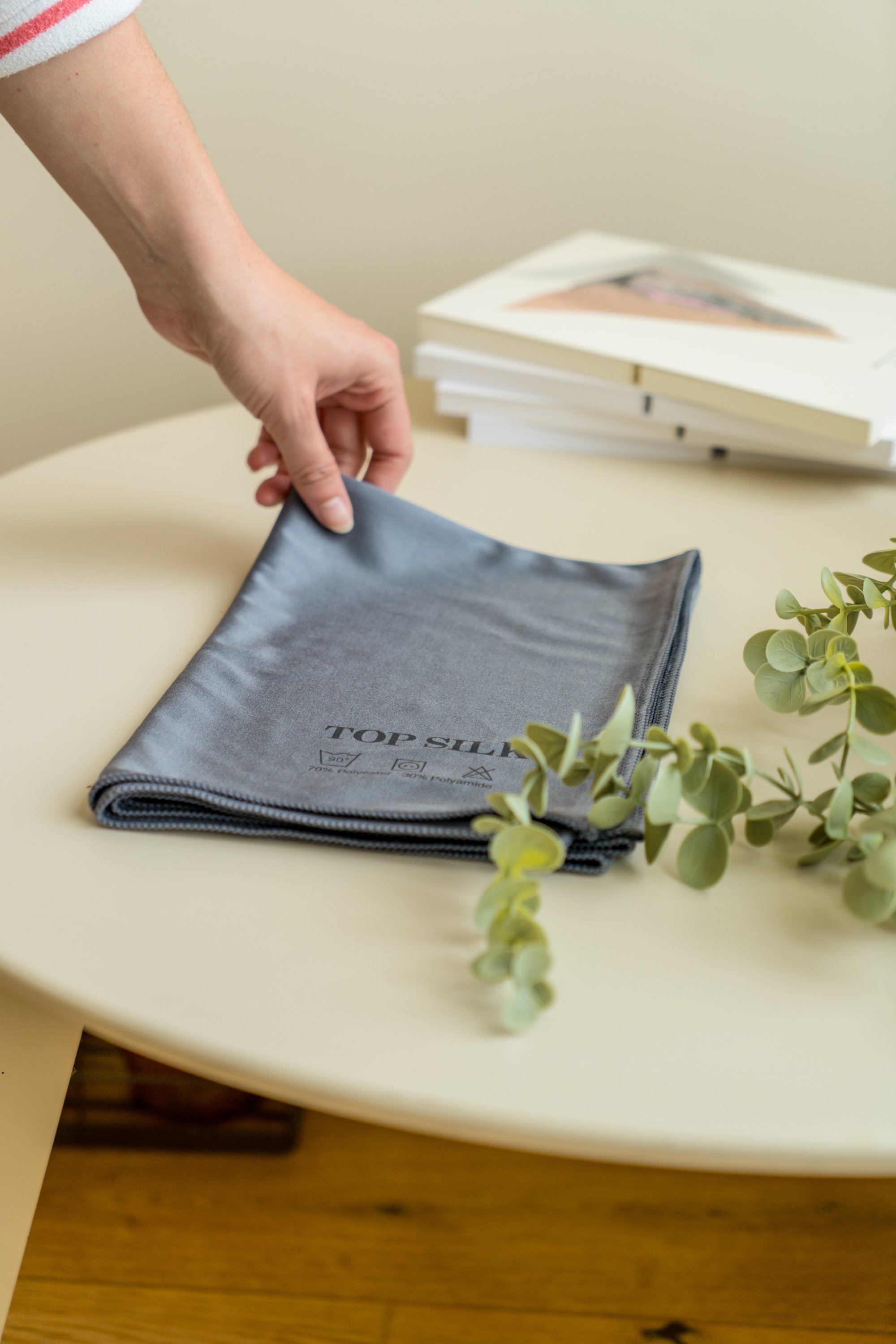 Torchon microfibre spécial verres TOP GLASS 45x70cm gris anthracite - sachet individuel Torchon microfibre spécial verres TOP GLASS 45x70cm gris anthracite - sachet individuel