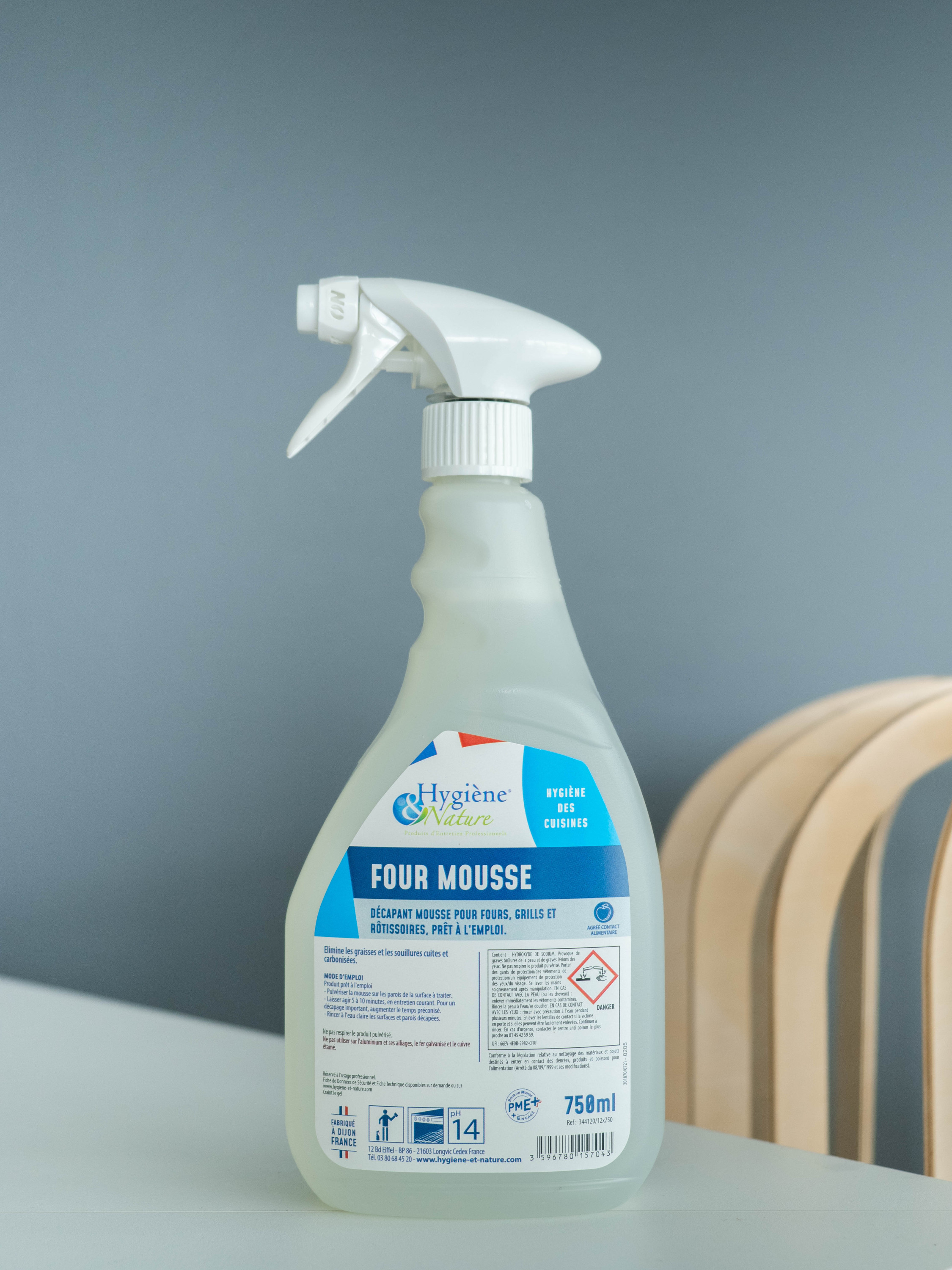 FOUR MOUSSE Liquide pour décapage fours, grills - Agréé contact alimentaire 750ml FOUR MOUSSE Liquide pour décapage fours, grills - Agréé contact alimentaire 750ml