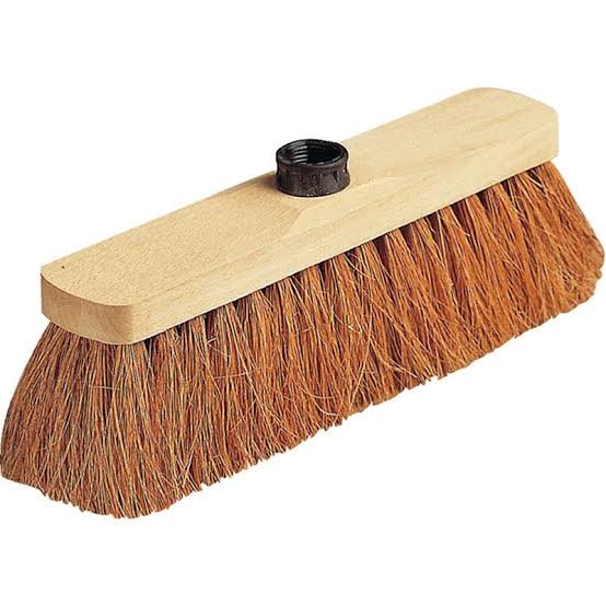 Balai droit 37,5 cm bois, fibre pet imitation coco a vis